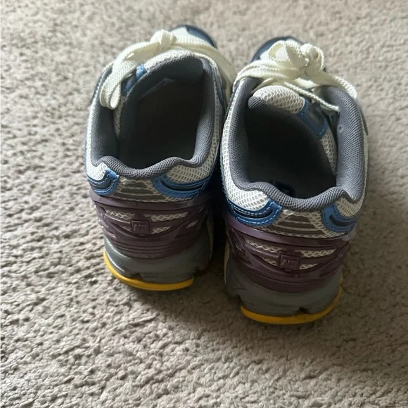 New Balance 1906R White and Blue Sneakers. US Women’s 9.5 - Picture 5 of 6